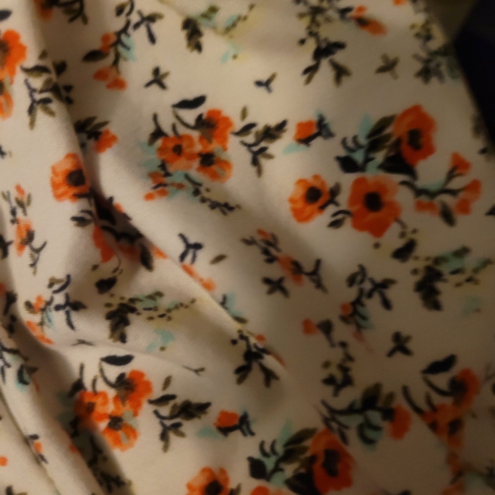 Frilly Tank Top - Picture 3 of 4